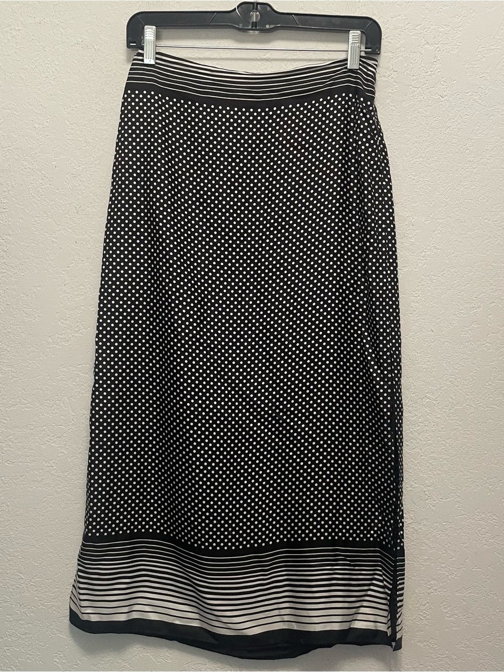 AK Anne Klein Black Polka Dot 100% Silk A Line Midi Skirt Lined Size 2P Petite